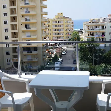 Apartmán Апартаменты 1+1 В Центре Махмутлара, Алания